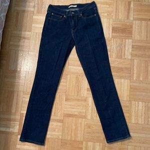 Levi’s Women’s 414 relaxed fit W27 L31